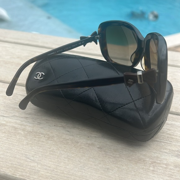 Chanel Bow Design Brown Ladies Sunglasses - Picture 2 of 4